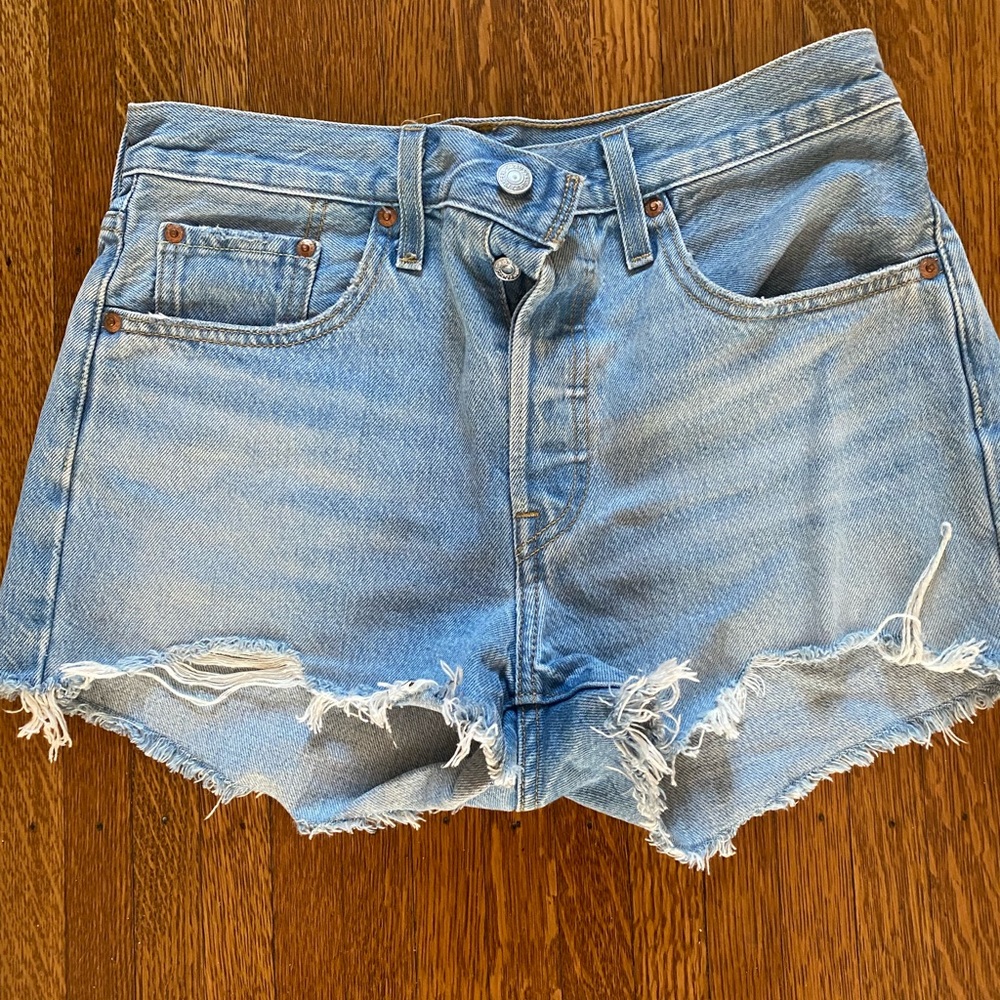 NWOT Levi’s 501 shorts